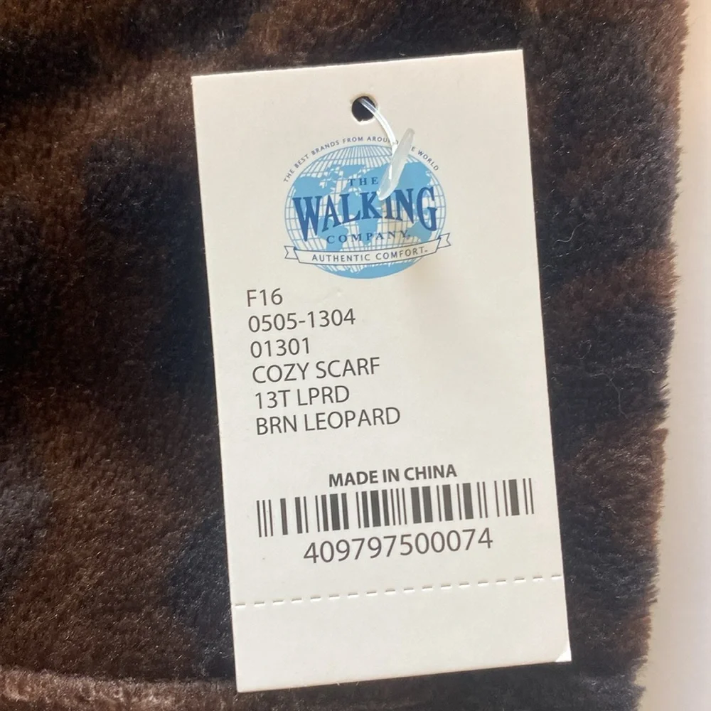 The Walking‎ Company Leopard Print Scarf